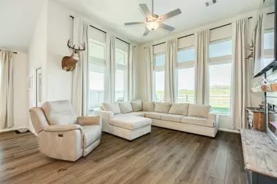 303 Twin Lakes Boulevard W, West Columbia, TX 77486 - Photo 7