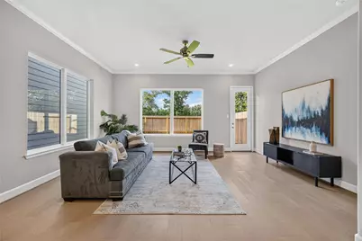 5525 Katy Freeway, Houston, TX 77007 - Photo 9