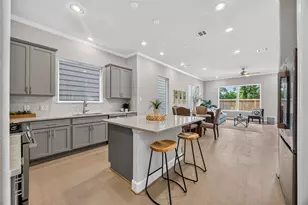 5525 Katy Freeway, Houston, TX 77007 - Photo 3