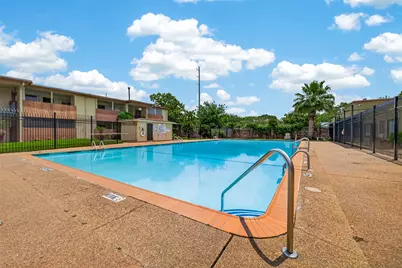 7714 Renwick Drive #M67, Houston, TX 77081 - Photo 5