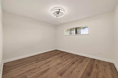 7714 Renwick Drive #M67, Houston, TX 77081 - Photo 21