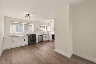 7714 Renwick Drive #M67, Houston, TX 77081 - Photo 13