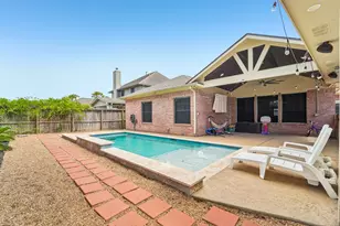 2424 Piney Woods Dr, Pearland, TX 77581 - Photo 33