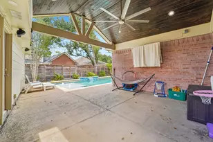 2424 Piney Woods Dr, Pearland, TX 77581 - Photo 29