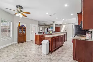 2424 Piney Woods Dr, Pearland, TX 77581 - Photo 9