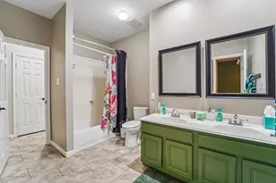 2424 Piney Woods Dr, Pearland, TX 77581 - Photo 15