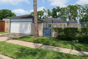 11619 Bowlan Ln, Houston, TX 77035 - Photo 1