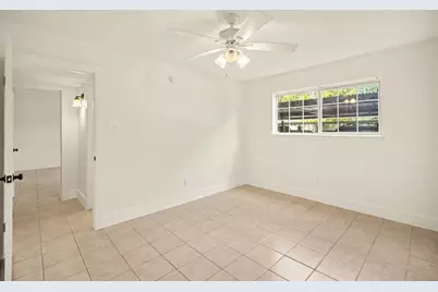 5704 Edgemoor Drive #81, Houston, TX 77081 - Photo 7