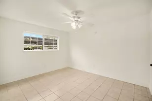 5704 Edgemoor Dr, Houston, TX 77081 - Photo 15