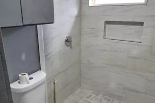 9010 Linda Vista Rd, Houston, TX 77078 - Photo 13