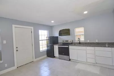 9010 Linda Vista Road, Houston, TX 77078 - Photo 19