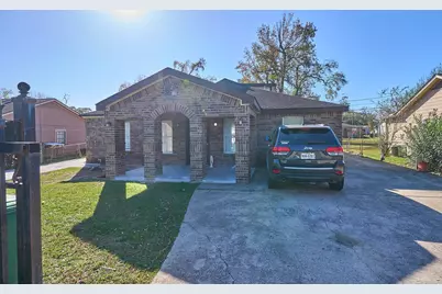 9010 Linda Vista Road, Houston, TX 77078 - Photo 1