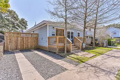 1615 Avenue L, Galveston, TX 77550 - Photo 1