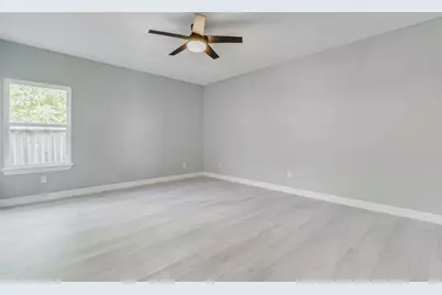 6705 Roanoke St, Houston, TX 77028 - Photo 17