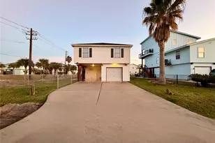 16701 Moby Dick Dr, Jamaica Beach, TX 77554 - Photo 1