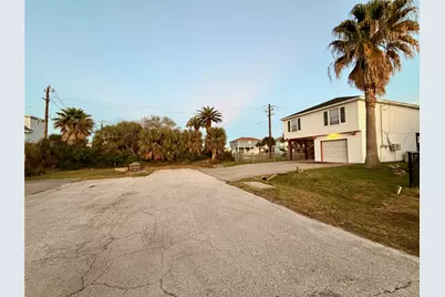 16701 Moby Dick Drive, Jamaica Beach, TX 77554 - Photo 3