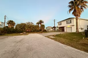 16701 Moby Dick Dr, Jamaica Beach, TX 77554 - Photo 3