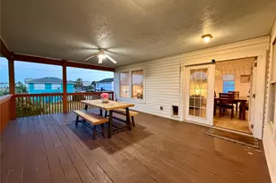 16701 Moby Dick Dr, Jamaica Beach, TX 77554 - Photo 5