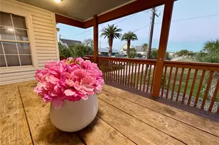 16701 Moby Dick Dr, Jamaica Beach, TX 77554 - Photo 9