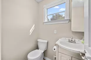 209 Hillcrest Dr, Conroe, TX 77303 - Photo 21