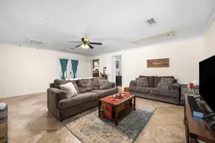 209 Hillcrest Dr, Conroe, TX 77303 - Photo 13