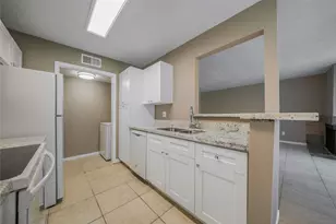8481 Sands Point Dr, Houston, TX 77036 - Photo 5