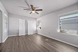 6138 Kenilwood Dr, Houston, TX 77033 - Photo 23