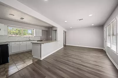 6138 Kenilwood Drive, Houston, TX 77033 - Photo 7