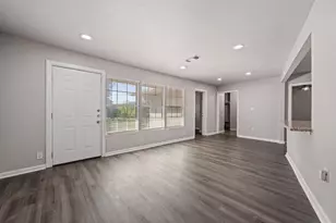 6138 Kenilwood Dr, Houston, TX 77033 - Photo 5
