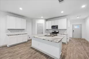 115 Little Spg Ct, Anahuac, TX 77514 - Photo 13
