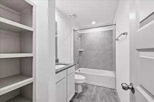 115 Little Spg Ct, Anahuac, TX 77514 - Photo 33