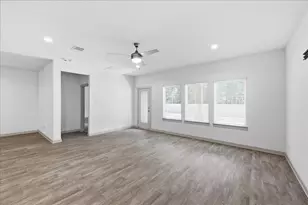 115 Little Spg Ct, Anahuac, TX 77514 - Photo 11