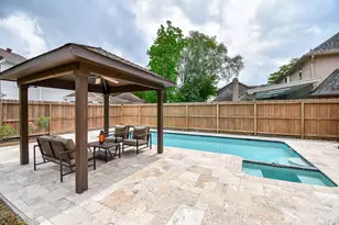 723 Plainwood Dr, Houston, TX 77079 - Photo 3