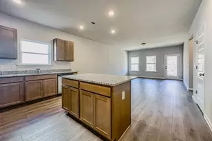 8923 Silver Blf Ln, Baytown, TX 77521 - Photo 3