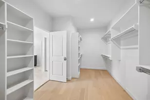 8705 Ojeman Oaks Ln, Houston, TX 77055 - Photo 23