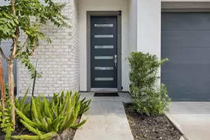 8705 Ojeman Oaks Ln, Houston, TX 77055 - Photo 3