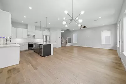 8705 Ojeman Oaks Lane, Houston, TX 77055 - Photo 11