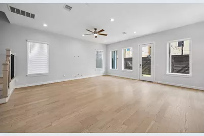 8705 Ojeman Oaks Lane, Houston, TX 77055 - Photo 7