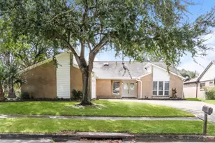 1403 Diana Ct, Houston, TX 77062 - Photo 1