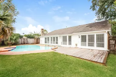 1403 Diana Court, Houston, TX 77062 - Photo 15