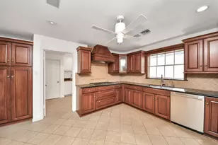 354 Knipp Rd, Houston, TX 77024 - Photo 9