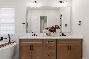 8421 Pech Landing Dr, Houston, TX 77055 - Photo 25