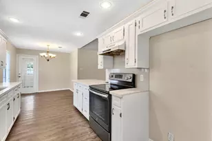 13050 Westchester Ln, Beaumont, TX 77713 - Photo 11