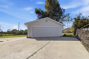 301 Brown Dr, Texas City, TX 77591 - Photo 15