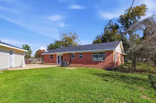 301 Brown Dr, Texas City, TX 77591 - Photo 11