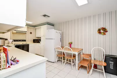 5150 Hidalgo Street #1305, Houston, TX 77056 - Photo 11