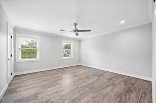 306 Greenpark Dr, Houston, TX 77079 - Photo 23