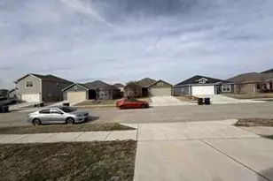 8512 Steel Dust Dr, Fort Worth, TX 76179 - Photo 5