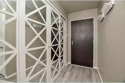 5000 Montrose Boulevard #12B, Houston, TX 77006 - Photo 9