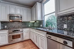 2649 Helena St, Houston, TX 77006 - Photo 11